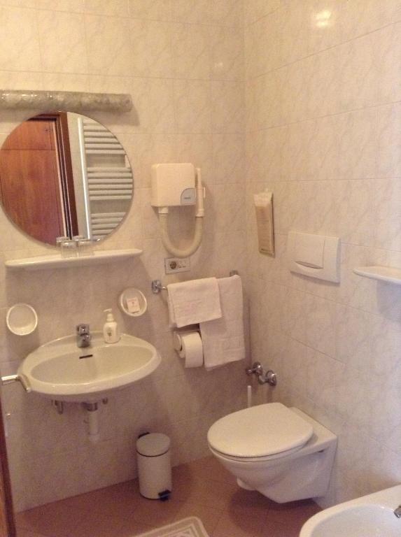 Hotel Tannerhof Мерано Номер фото